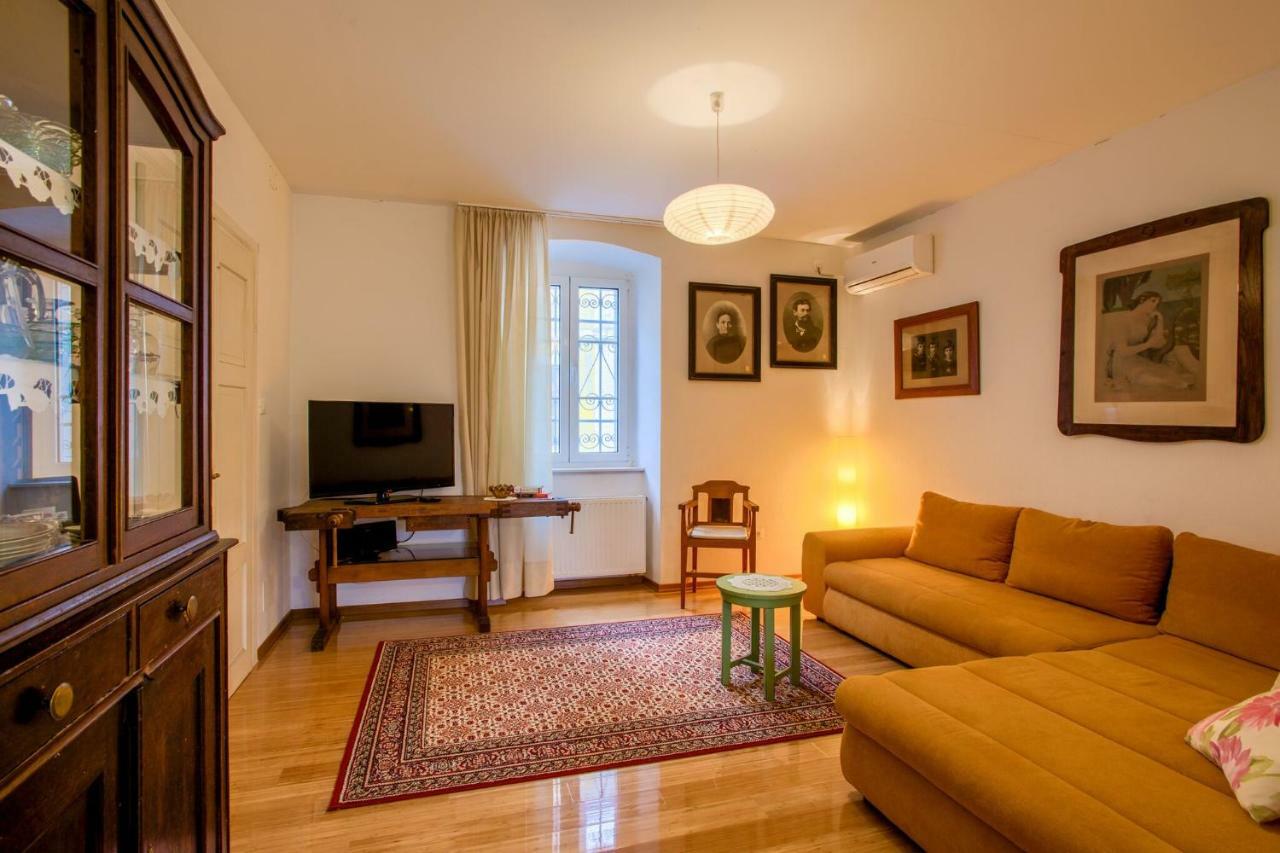 Katarina Vintage House Villa คราลเยวีจา ภายนอก รูปภาพ